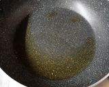 A picture of step 2 of Vegetable Vermicelli upma.