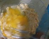 Foto langkah ke 2 dari resep Banana Egg Pancake.