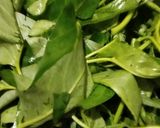 Foto langkah ke 1 dari resep Tumis Kangkung Sat Set.