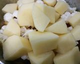 A picture of step 13 of Ghobhi aloo ka salan.