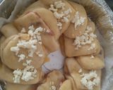 Foto del paso 3 de la receta: Pan relleno de dulce de guayaba, dulce de leche y queso🥯🍯🧀