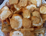 A picture of step 2 of Chessy cracker and chips with sauce.