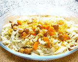 Foto del paso 1 de la receta: Tallarines caseros con salsa de verduras y panchos
