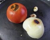 Foto del paso 1 de la receta: Salsa Mexicana al molcajete Jalapeño