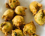A picture of step 4 of Methi na gota.