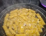 รูปขั้นตอนการทำที่ 1 ของ Stroganoff แบบง่ายจากซุปเห็ดกระป๋อง ใส่มะกะโรนี