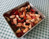 Une image de l'étape 11 de Salade de crevettes sauvages aux tomates, coriandre et citron.