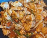 รูปขั้นตอนการทำที่ 4 ของ หมูผัดกิมจิ