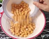 A picture of step 2 of Chana Salsa.