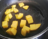 Foto del paso 3 de la receta: Curry rojo de langostinos y mango con arroz jazmín