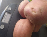 Foto del paso 1 de la receta: 🥔 Papas aliñadas 🥚🧅