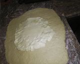 Foto del paso 3 de la receta: Medialunas de manteca🥐🥐😋