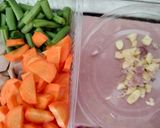 Foto langkah ke 2 dari resep Sayur Sop Sosis.