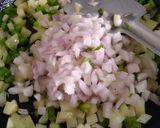 A picture of step 2 of Spanish omelette.