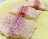 Foto langkah ke 2 dari resep Pan-Fried Garlic Butter Dory Fish.