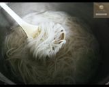 รูปขั้นตอนการทำที่ 6 ของ 🍜ก๋วยจั๊บญวนไข่ลาวา🍳