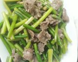 Hình bước làm 4 của món Thịt bò xào ngồng tỏi
