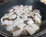 Foto del paso 3 de la receta: Arroz con sepia, emperador y gambas