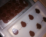 Foto del paso 9 de la receta: Bombones de chocolate "Día de Muertos" 💀 🍫