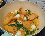 Foto langkah ke 5 dari resep Gulai Kacang Panjang Tahu Telur.