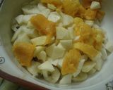 A picture of step 1 of Nestle yoghurt fruit chatt.