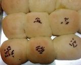 Foto langkah ke 3 dari resep Roti sobek isi mentega dan coklat.