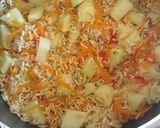 Foto del paso 2 de la receta: Arroz con papas y hamburguesa de carne vegetal