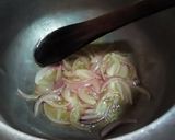 A picture of step 2 of Fried cabbages.