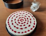 Foto del passaggio 22 della ricetta Cheesecake San Valentino con cioccolato bianco e gelée di lamponi