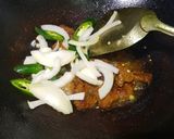 Gambar langkah 2 resipi Daging Goreng Kunyit.