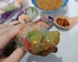 Foto langkah ke 3 dari resep Vietnamese Spring Rolls.