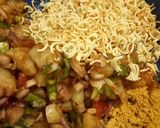 A picture of step 5 of Maggi bhel.
