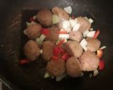 Foto del paso 3 de la receta: Estofado de papas con albóndigas