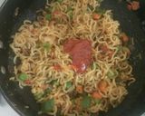 A picture of step 4 of Veg Chinese Masala Noodles.