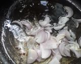 A picture of step 2 of Masala bhindi aaloo.