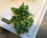 Une image de l'étape 4 de Truites aux oignons nouveaux,pignons de pin et citron confit.