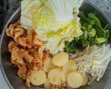 รูปขั้นตอนการทำที่ 1 ของ ต้มจืดหมูสับไข่น้ำ(น้ำใส)