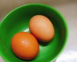 Hình bước làm 1 của món Ăn sáng với bánh mì sandwich xúc xích và trứng