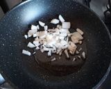 Foto del paso 1 de la receta: Ravioles con salsa de crema y jamón crudo