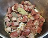 Foto del paso 2 de la receta: Estofado de solomillo de cerdo con judías verdes y patatas