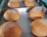 Foto langkah ke 2 dari resep Burger ayam homemade simple dan mudah buatnya.