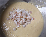 Foto del paso 3 de la receta: Cake de avellanas con papaya y melón deshidratado