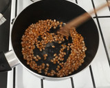 Foto del paso 1 de la receta: Popcorns/pochoclos azucarados y crocantes 👌