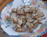Foto del paso 3 de la receta: Pechuga de pavo al ajillo en ensalada