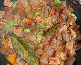 Foto langkah ke 4 dari resep Sambal Goreng Tempe Cecek Pete.