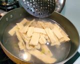 經典涼拌芹菜豆包|靈魂系香油開胃菜（素）的食譜步驟4照片