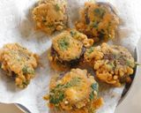 A picture of step 4 of Cheese Stuffed Mushroom Pakora.