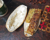 Foto del paso 1 de la receta: Bocadillo de tortilla de papas, calabacín, cebolla y chistorra