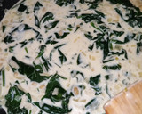 Foto del paso 6 de la receta: Pollo con espinacas, piñones y leche evaporada