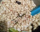 Foto langkah ke 2 dari resep Kacang bawang santan.
